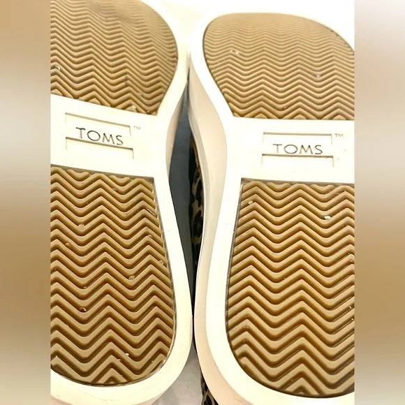 Toms Leopard Print Slip-On Ankle Boots - Picture 14 of 14